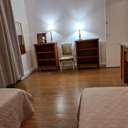 Charmant Appartement Au Pied Du Chateau Жьен Номер фото