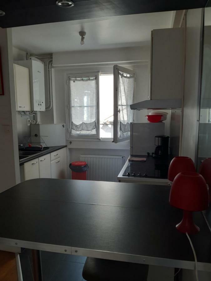 Charmant Appartement Au Pied Du Chateau Жьен Экстерьер фото