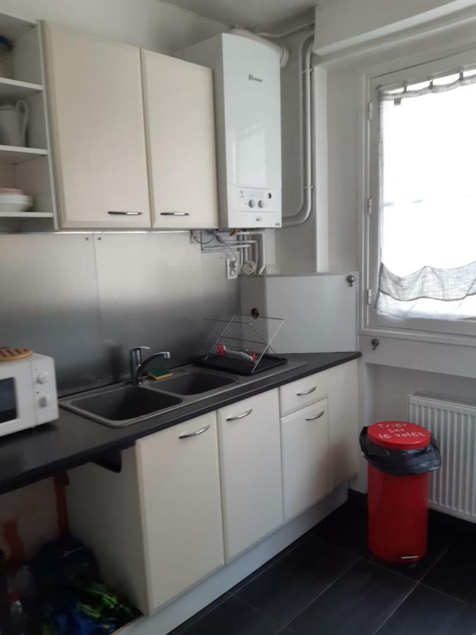 Charmant Appartement Au Pied Du Chateau Жьен Экстерьер фото